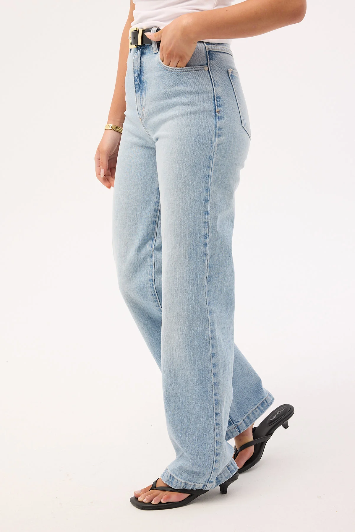 Abrand 94 High Waisted Wide Jean Light Vintage Indigo - Image 4