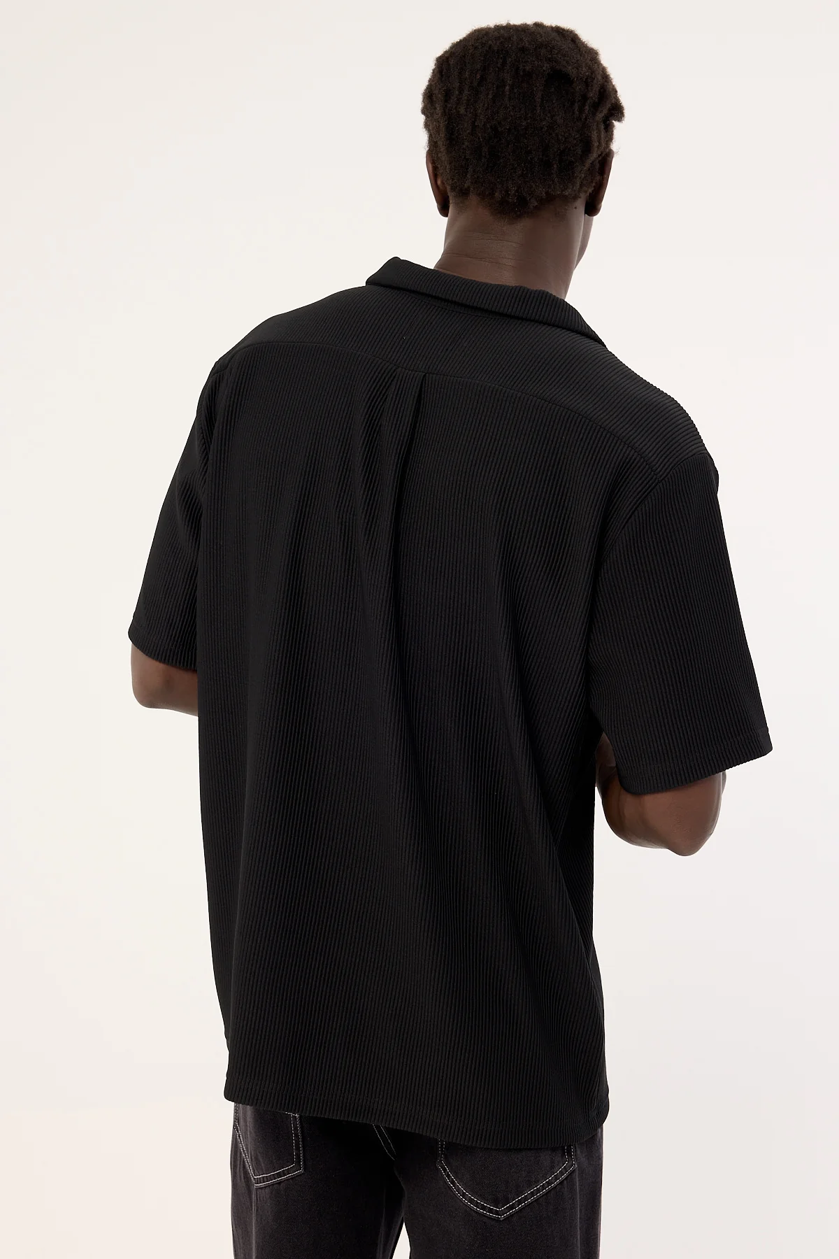 Common Need Austin Pleated Resort Shirt Black - Image 5