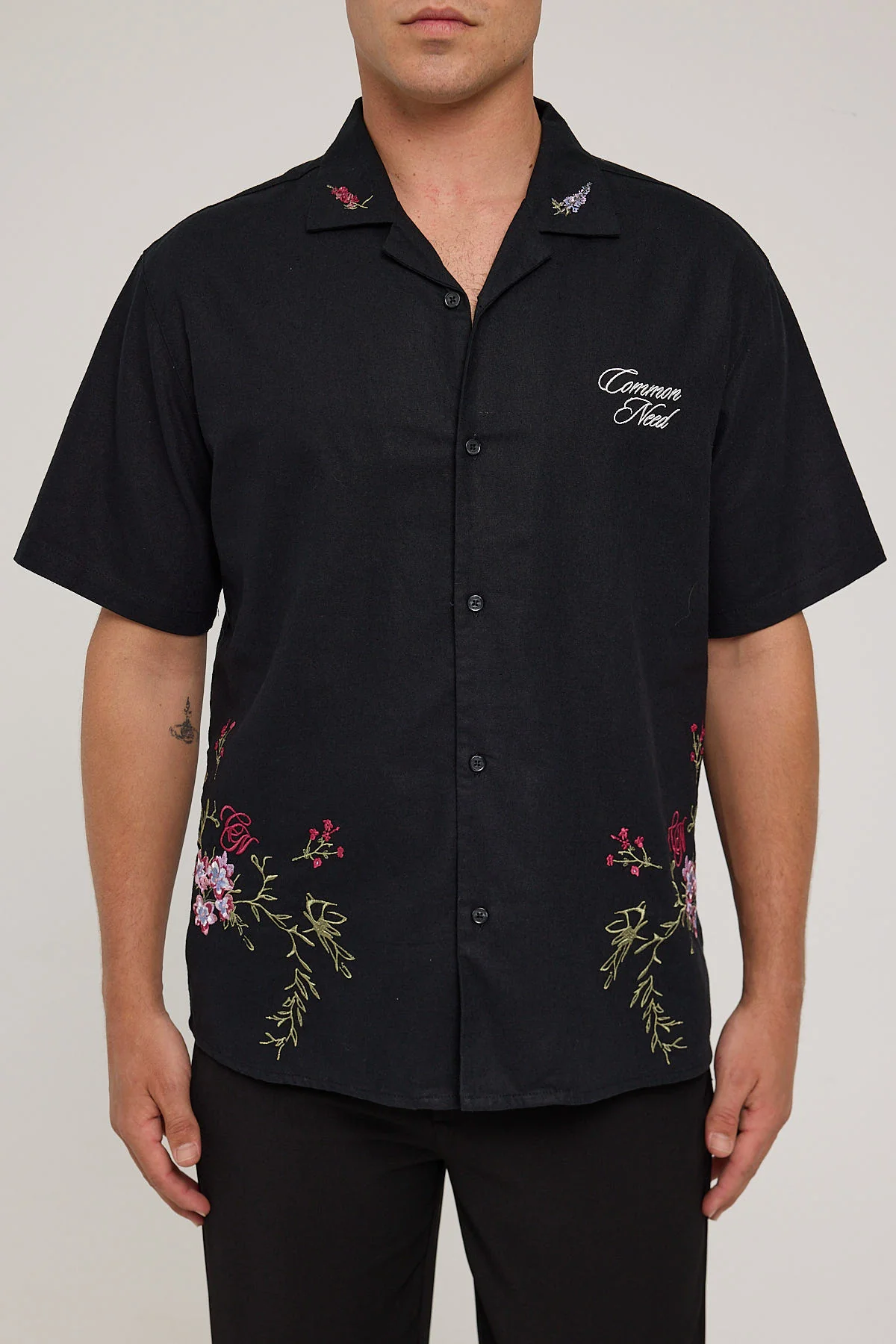 Common Need Posy Embroidered Resort Shirt Off Black - Image 7